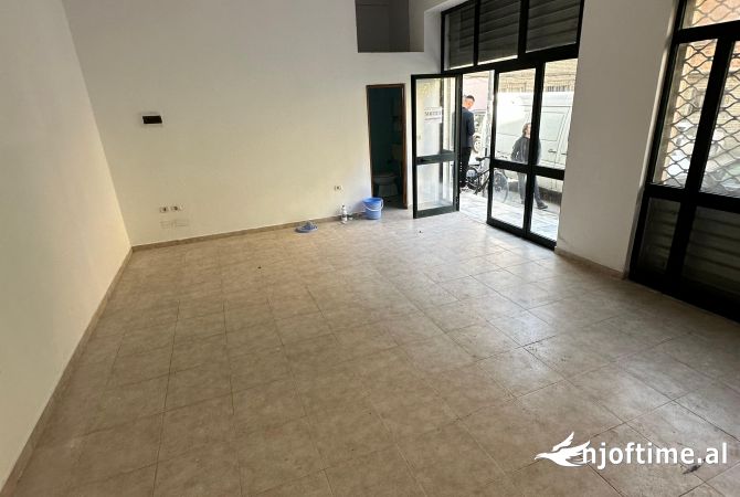 🆕 OKAZION : SHITET AMBJENT BIZNESI  prane Rruges se Durresit 🆕