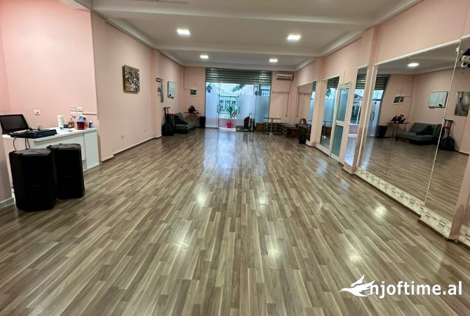 📢 SHITET AMBIENT BIZNESI 80 M2 TEK GJYKATA E RRETHIT TIRANE