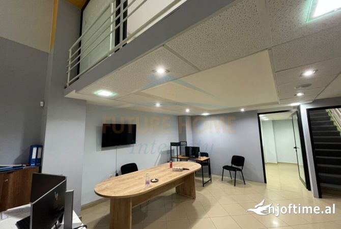 Ambiente Commerciale in Affitto 1+1 a Tirana - 1,000 Euro
