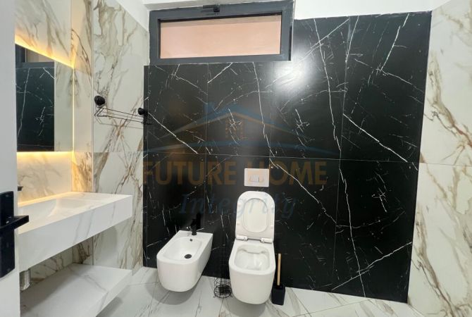 Qera, Duplex per Zyra, Pazari i Ri, Tirane.