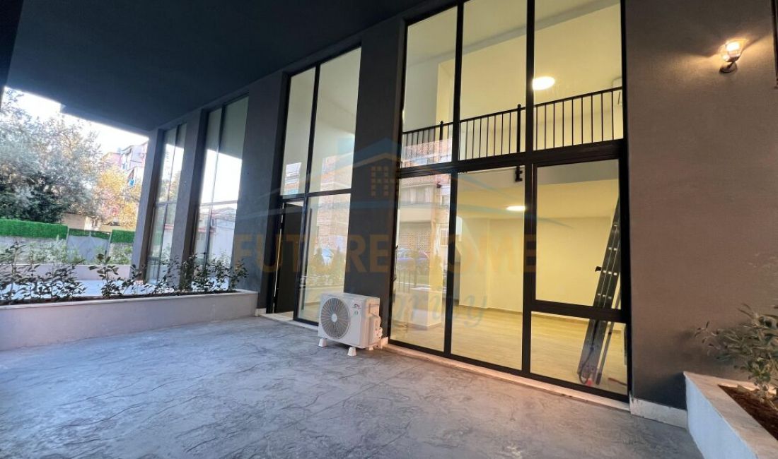 Qera, Duplex per Zyra, Pazari i Ri, Tirane.