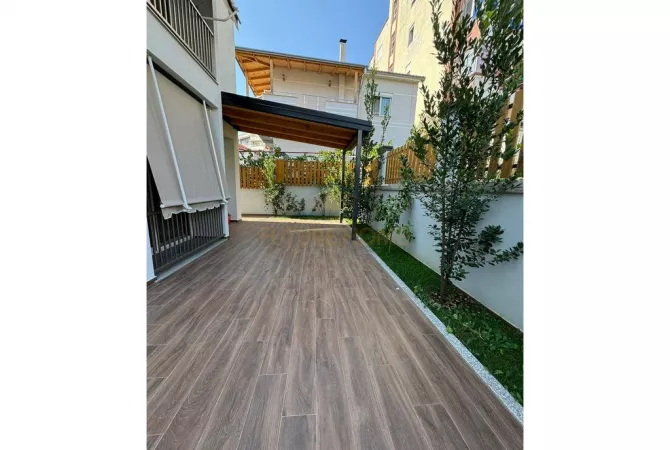 Shtepi me qera Apartament ne Tirane, 2+1, Mobilimi Bosh, pa mobiluar, Pagesa 1,000  Euro.