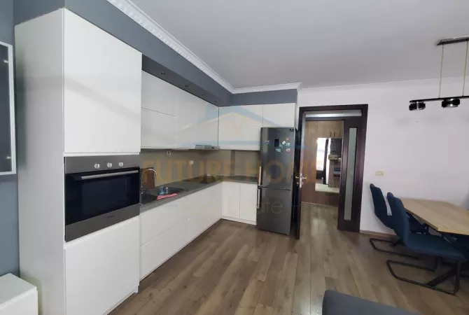 Shtepi me qera Apartament ne Tirane, 2+1, Mobilimi E mobiluar, Pagesa 450  Euro.