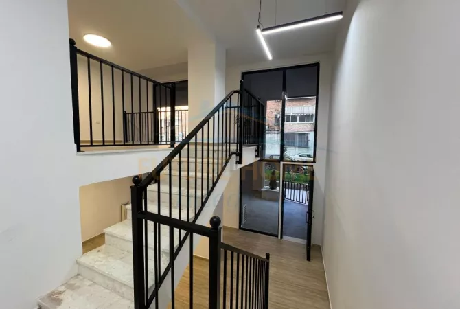Business Property for Rent 3+1 in Tirana - 1,000 Euro