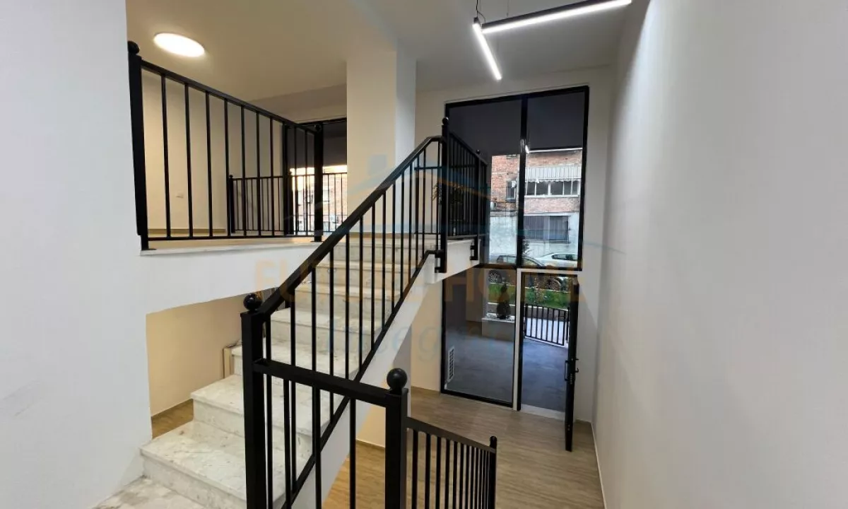 Qera, Duplex per Zyra, Pazari i Ri, Tirane