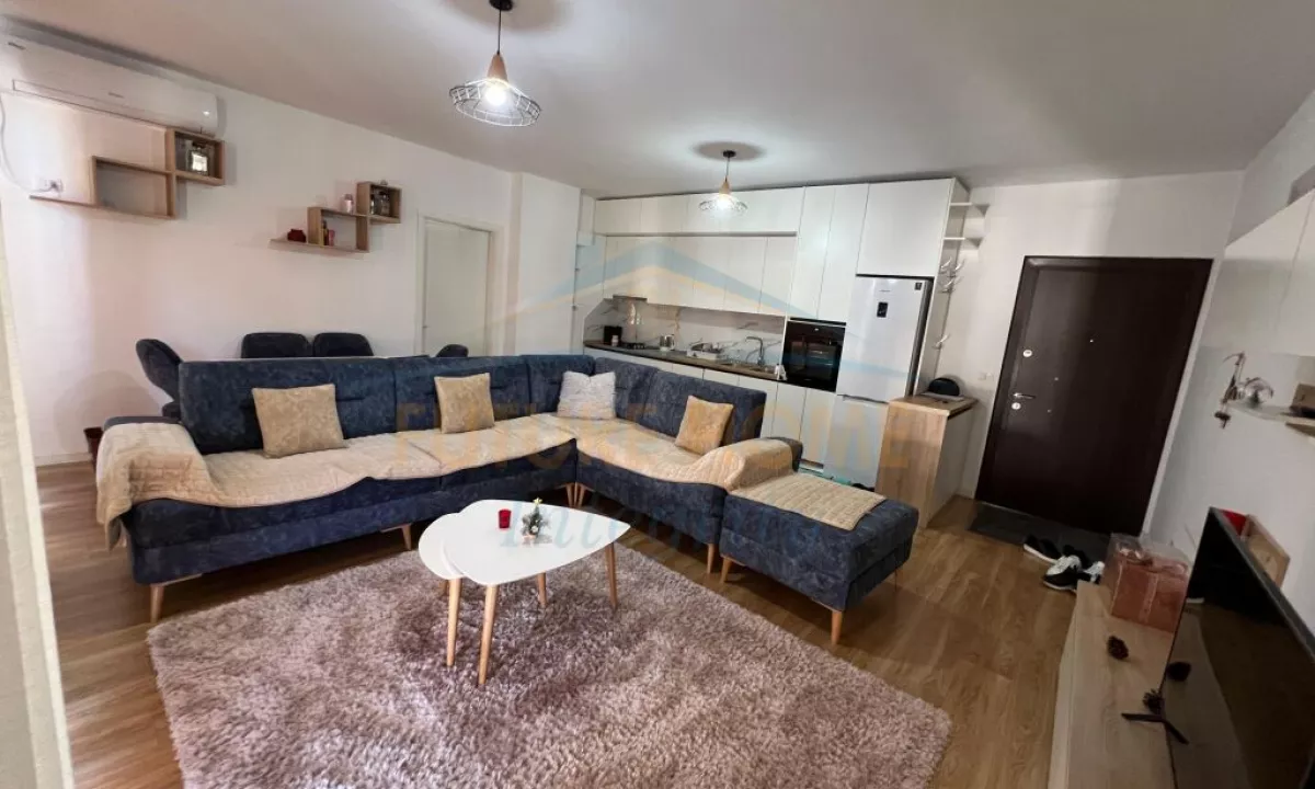 Shtepi me qera Apartament ne Tirane, 1+1, Mobilimi E mobiluar, Pagesa 400  Euro.