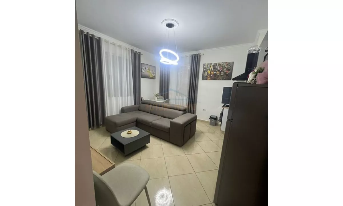 Shtepi me qera Apartament ne Tirane, 1+1, Mobilimi E mobiluar, Pagesa 420  Euro.