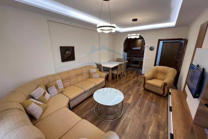 Shtepi ne shitje Apartament ne Tirane, 1+1, Mobilimi E mobiluar, Pagesa 160,000  Euro.