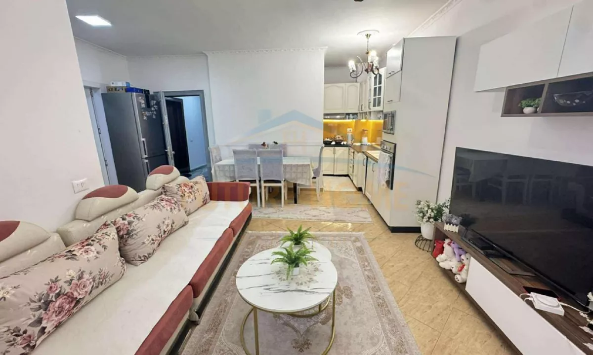 Shtepi ne shitje Apartament ne Tirane, 1+1, Mobilimi E mobiluar, Pagesa 105,000  Euro.