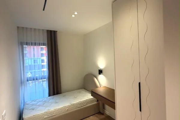 Shtepi me qera Apartament ne Tirane, 3+1, Mobilimi E mobiluar, Pagesa 1,100  Euro.