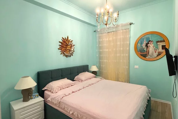 Shtepi ne shitje Apartament ne Tirane, 2+1, Mobilimi E mobiluar, Pagesa 185,000  Euro.
