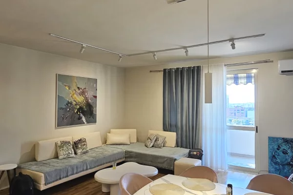 Shtepi me qera Apartament ne Tirane, 2+1, Mobilimi E mobiluar, Pagesa 95,000  Leke.
