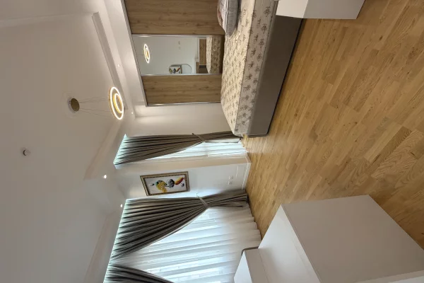 Shtepi me qera Vila Luksoze ne Tirane, 5+1, Mobilimi E mobiluar, Pagesa 4,000  Euro.