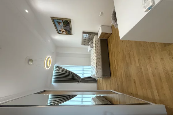 Shtepi me qera Vila Luksoze ne Tirane, 5+1, Mobilimi E mobiluar, Pagesa 4,000  Euro.