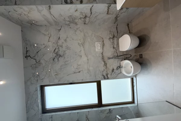 Shtepi me qera Vila Luksoze ne Tirane, 5+1, Mobilimi E mobiluar, Pagesa 4,000  Euro.