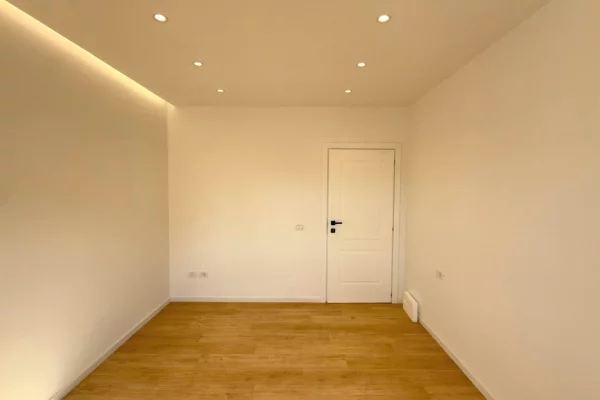Shtepi ne shitje Apartament ne Tirane, 2+1, Mobilimi Bosh, pa mobiluar, Pagesa 265,000  Euro.