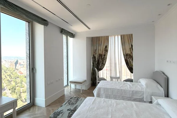Shtepi ne shitje Apartament ne Tirane, 2+1, Mobilimi E mobiluar, Pagesa 950,000  Euro.