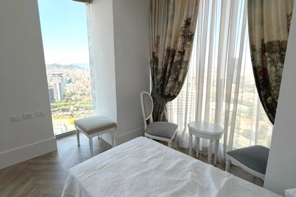 Shtepi ne shitje Apartament ne Tirane, 2+1, Mobilimi E mobiluar, Pagesa 950,000  Euro.