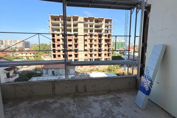Shtepi ne shitje Apartament ne Tirane, 2+1, Mobilimi Bosh, pa mobiluar, Pagesa 189,100  Euro.