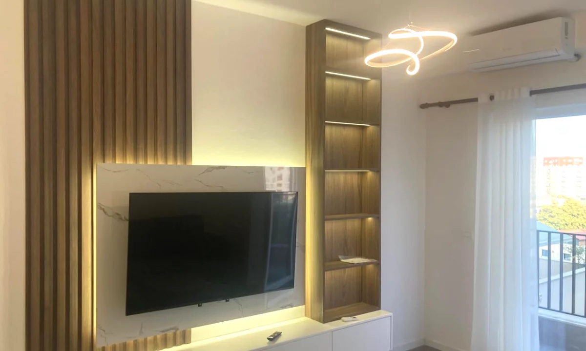 Shtepi ne shitje Apartament ne Tirane, 2+1, Mobilimi E mobiluar, Pagesa 18,500,000  Leke.