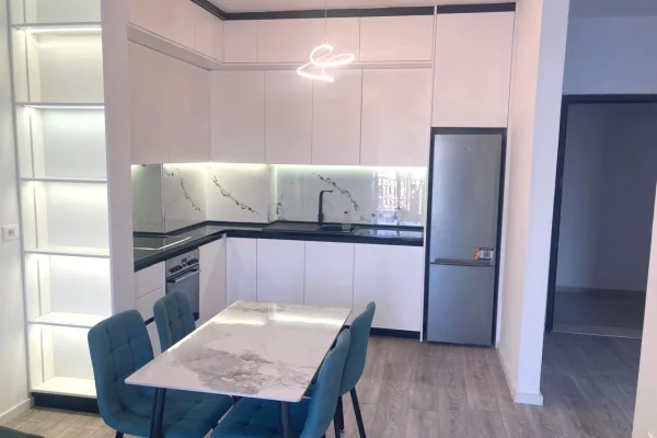 Shtepi ne shitje Apartament ne Tirane, 2+1, Mobilimi E mobiluar, Pagesa 18,500,000  Leke.