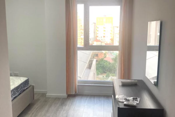 Shtepi ne shitje Apartament ne Tirane, 2+1, Mobilimi E mobiluar, Pagesa 18,500,000  Leke.