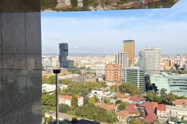 Shtepi me qera Apartament ne Tirane, 2+1, Mobilimi E mobiluar, Pagesa 3,000  Euro.