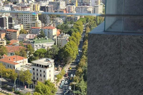 Shtepi me qera Apartament ne Tirane, 2+1, Mobilimi E mobiluar, Pagesa 3,000  Euro.