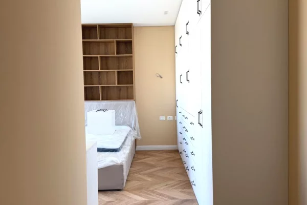 Shtepi me qera Apartament ne Tirane, 2+1, Mobilimi E mobiluar, Pagesa 3,000  Euro.