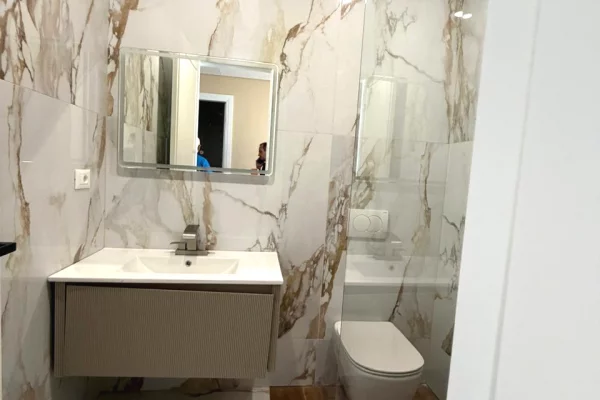 Shtepi me qera Apartament ne Tirane, 2+1, Mobilimi E mobiluar, Pagesa 3,000  Euro.