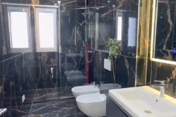 Shtepi ne shitje Apartament ne Tirane, 2+1, Mobilimi E mobiluar, Pagesa 250,000  Euro.