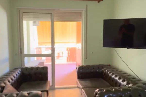 Shtepi ne shitje Apartament ne Tirane, 2+1, Mobilimi E mobiluar, Pagesa 15,200,000  Leke.