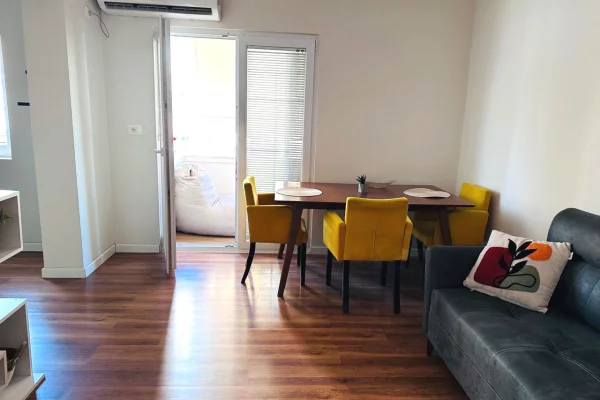 Shtepi ne shitje Apartament ne Tirane, 1+1, Mobilimi E mobiluar, Pagesa 14,500,000  Leke.
