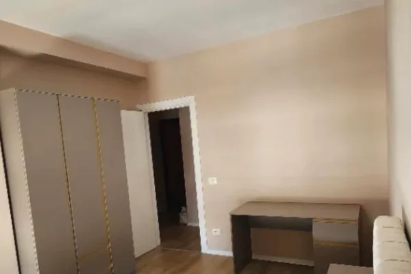 Shtepi me qera Apartament ne Tirane, 2+1, Mobilimi E mobiluar, Pagesa 550  Euro.