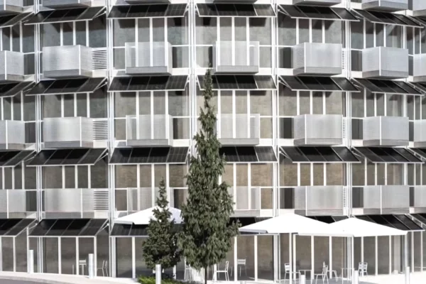 Shtepi ne shitje Apartament ne Tirane, 2+1, Mobilimi Bosh, pa mobiluar, Pagesa 23,978,400  Leke.