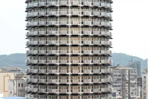 Shtepi ne shitje Apartament ne Tirane, 3+1, Mobilimi Bosh, pa mobiluar, Pagesa 36,074,400  Leke.