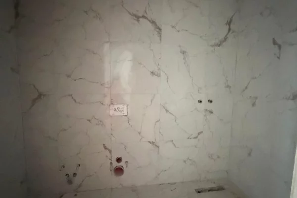 Shtepi ne shitje Apartament ne Tirane, 2+1, Mobilimi Bosh, pa mobiluar, Pagesa 149,000  Euro.