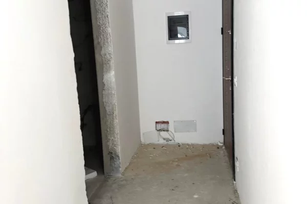 Shtepi ne shitje Apartament ne Tirane, 2+1, Mobilimi Bosh, pa mobiluar, Pagesa 149,000  Euro.