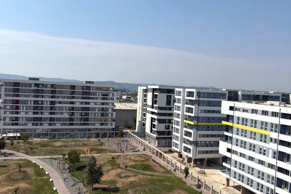 Shtepi ne shitje Apartament ne Tirane, 2+1, Mobilimi Bosh, pa mobiluar, Pagesa 149,000  Euro.