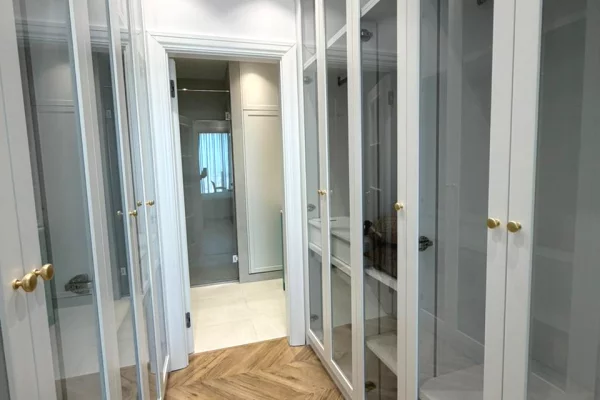 Shtepi me qera Apartament ne Tirane, 2+1, Mobilimi E mobiluar, Pagesa 3,500  Euro.