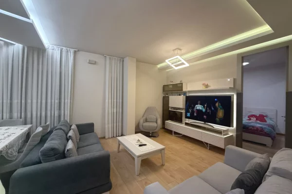 Shtepi ne shitje Apartament ne Tirane, 2+1, Mobilimi E mobiluar, Pagesa 330,000  Euro.