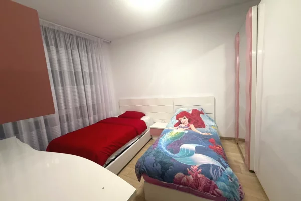 Shtepi ne shitje Apartament ne Tirane, 2+1, Mobilimi E mobiluar, Pagesa 330,000  Euro.