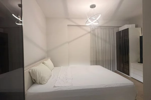 Shtepi ne shitje Apartament ne Tirane, 2+1, Mobilimi E mobiluar, Pagesa 330,000  Euro.