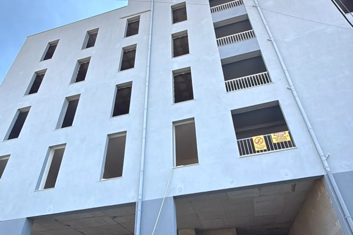 Shtepi ne shitje Apartament ne Tirane, 2+1, Mobilimi Bosh, pa mobiluar, Pagesa 171,275  Euro.