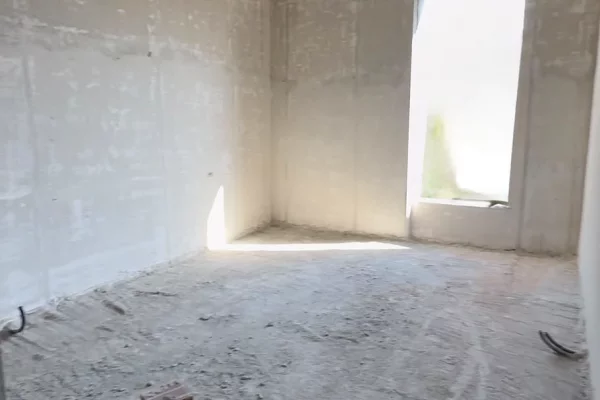 Shtepi ne shitje Apartament ne Tirane, 2+1, Mobilimi Bosh, pa mobiluar, Pagesa 171,275  Euro.