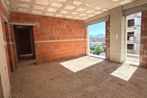 Shtepi ne shitje Apartament ne Tirane, 3+1, Mobilimi Bosh, pa mobiluar, Pagesa 26,843,400  Leke.