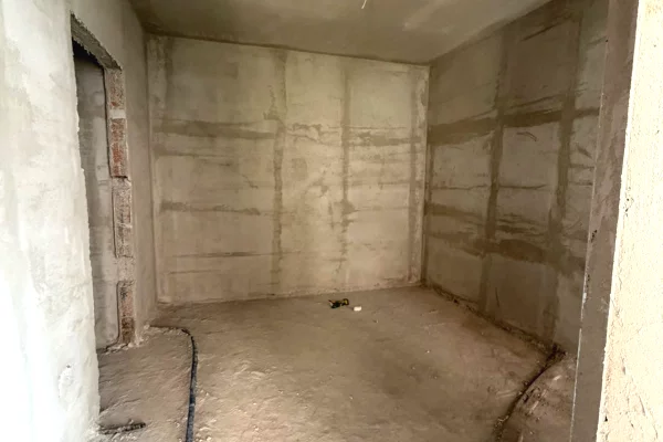 Shtepi ne shitje Apartament ne Tirane, 2+1, Mobilimi Bosh, pa mobiluar, Pagesa 11,049,500  Leke.
