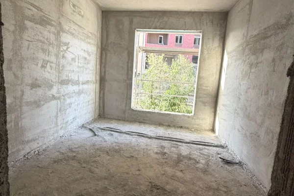 Shtepi ne shitje Apartament ne Tirane, 2+1, Mobilimi Bosh, pa mobiluar, Pagesa 11,049,500  Leke.