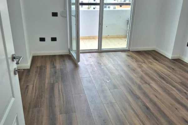 Shtepi ne shitje Apartament ne Tirane, 2+1, Mobilimi Bosh, pa mobiluar, Pagesa 18,000,000  Leke.