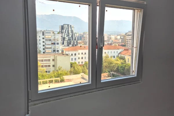 Shtepi ne shitje Apartament ne Tirane, 2+1, Mobilimi Bosh, pa mobiluar, Pagesa 18,000,000  Leke.